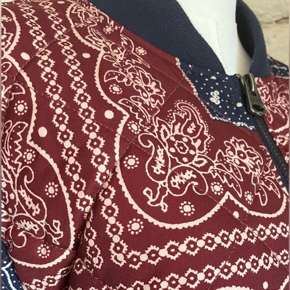 Levi's Women's Burgundy and Navy Patterned Bomber Jacket - Picture 7 of 12
